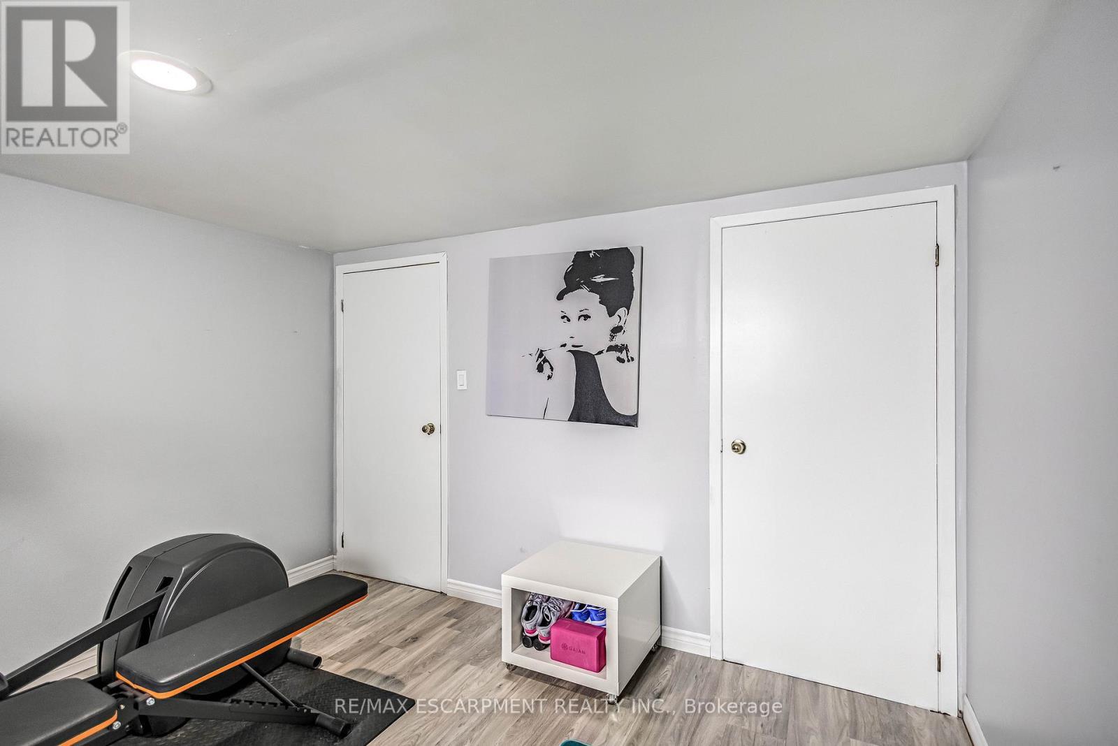 5 Carrington Court, Hamilton, ON - Indoor