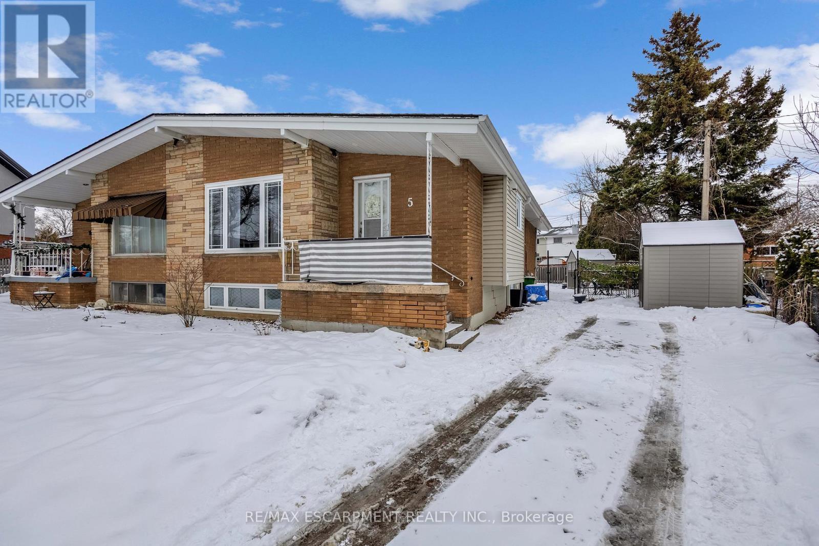 5 Carrington Court, Hamilton, ON - Outdoor
