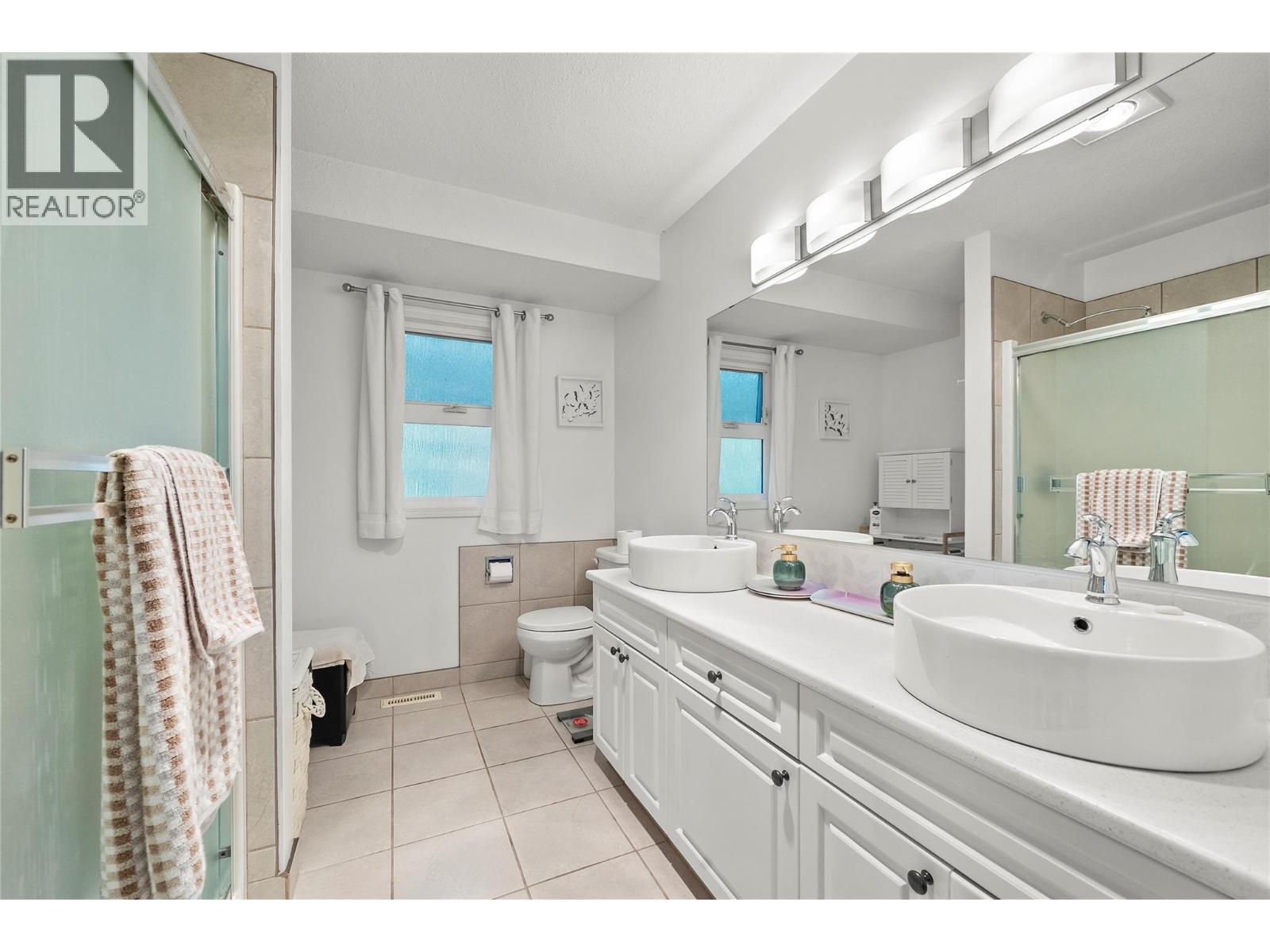 2668 Golf Course Drive, Blind Bay, BC - Indoor Photo Showing Bathroom