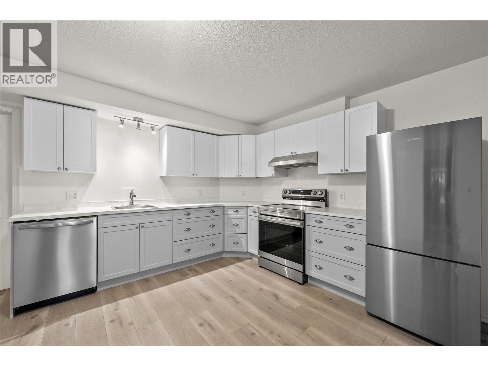 2668 Golf Course Drive, Blind Bay, BC - Indoor Photo Showing Kitchen