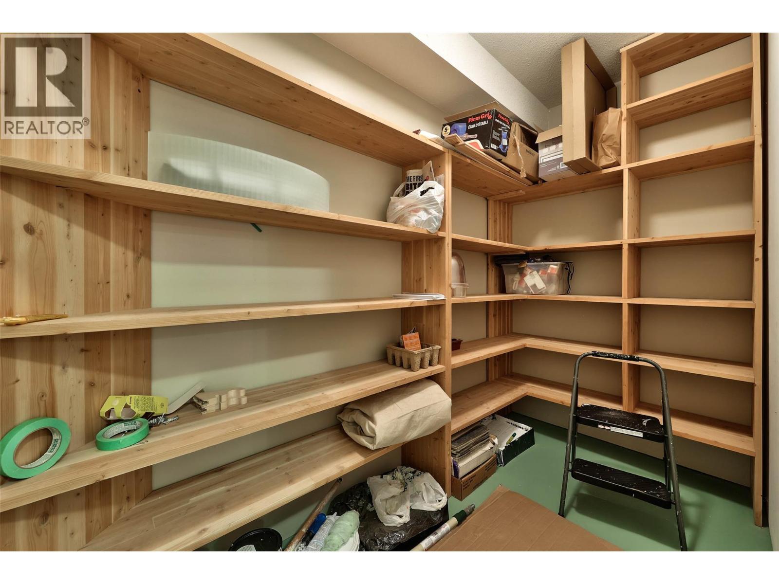 2668 Golf Course Drive, Blind Bay, BC - Indoor With Storage