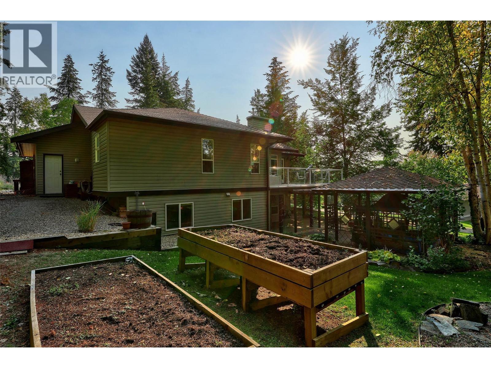 2668 Golf Course Drive, Blind Bay, BC - Outdoor