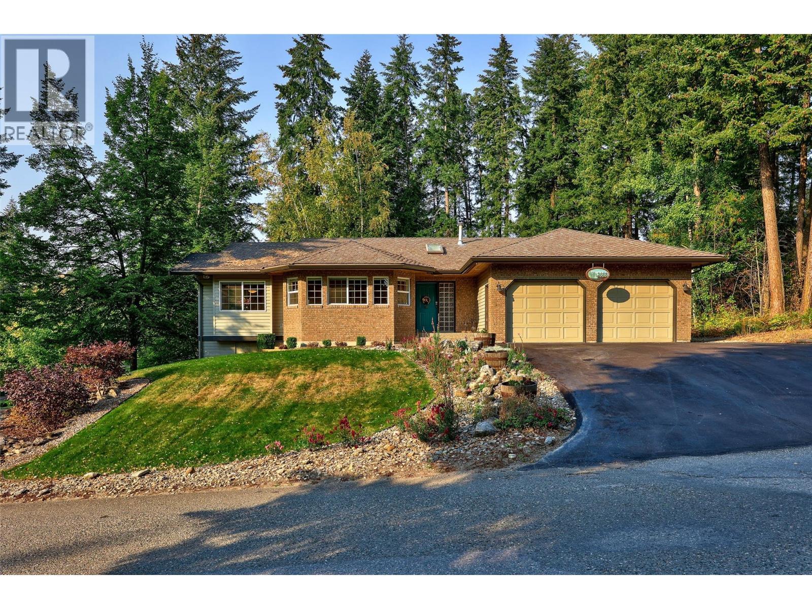 2668 Golf Course Drive, Blind Bay, BC - Outdoor