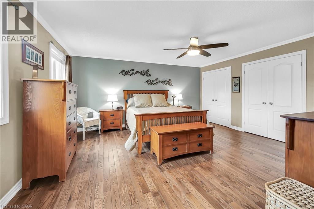 2371 Pathfinder Drive, Burlington, ON - Indoor Photo Showing Bedroom