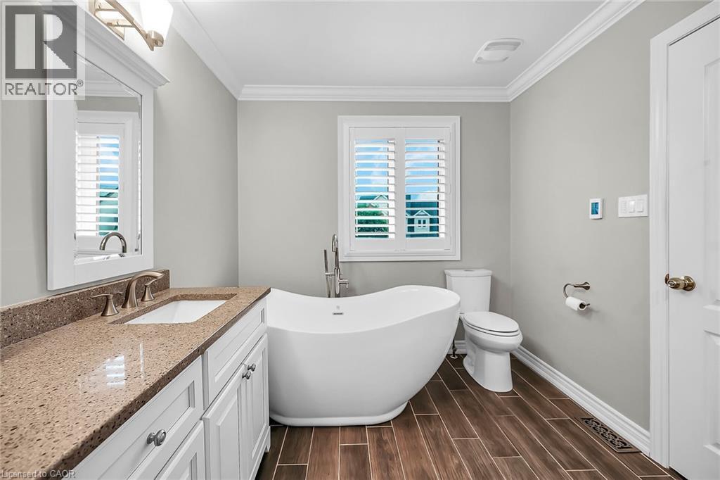 2371 Pathfinder Drive, Burlington, ON - Indoor Photo Showing Bathroom