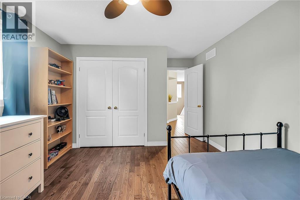 2371 Pathfinder Drive, Burlington, ON - Indoor Photo Showing Bedroom