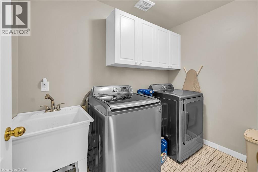 2371 Pathfinder Drive, Burlington, ON - Indoor Photo Showing Laundry Room