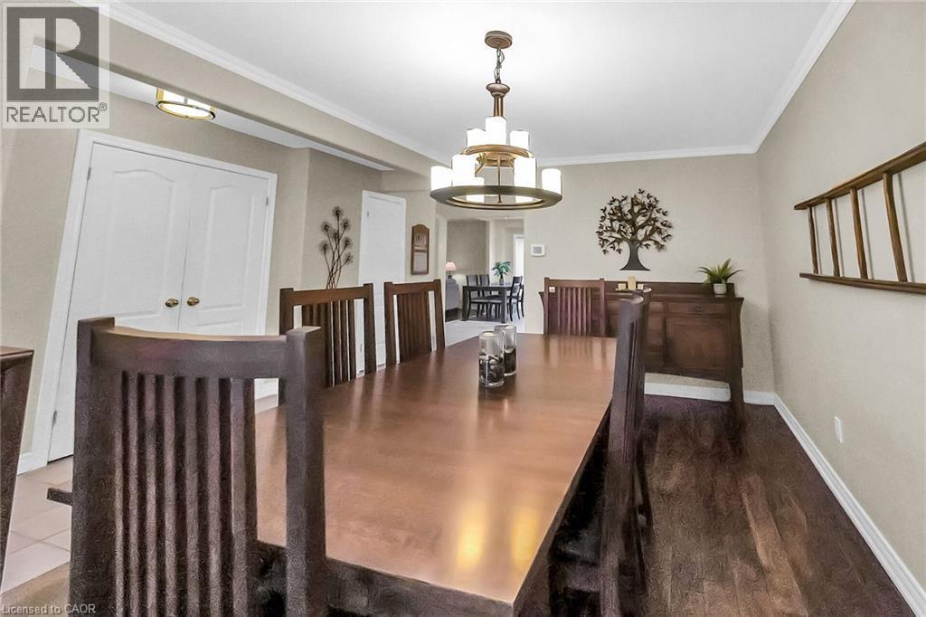 2371 Pathfinder Drive, Burlington, ON - Indoor Photo Showing Dining Room