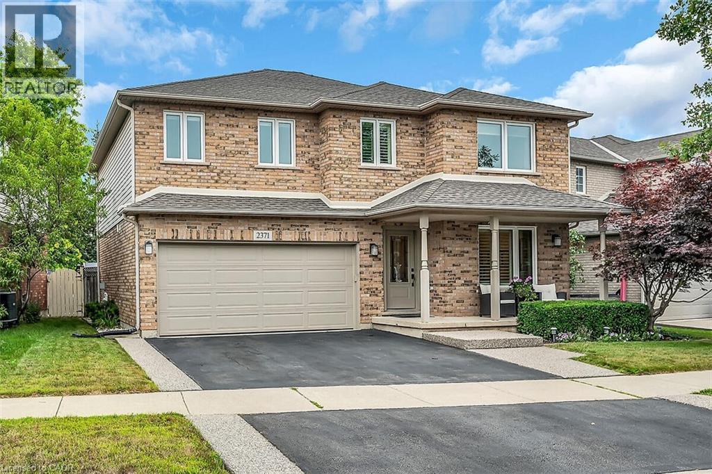 2371 Pathfinder Drive, Burlington, ON - Outdoor With Facade