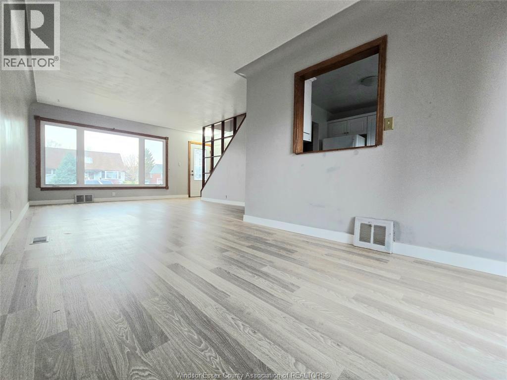 3672 Morris Drive, Windsor, ON - Indoor
