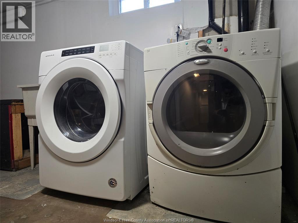 3672 Morris Drive, Windsor, ON - Indoor Photo Showing Laundry Room