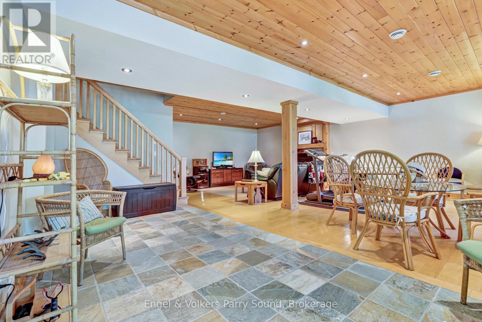 35 Shakell Road, Whitestone (Dunchurch), ON - Indoor Photo Showing Other Room