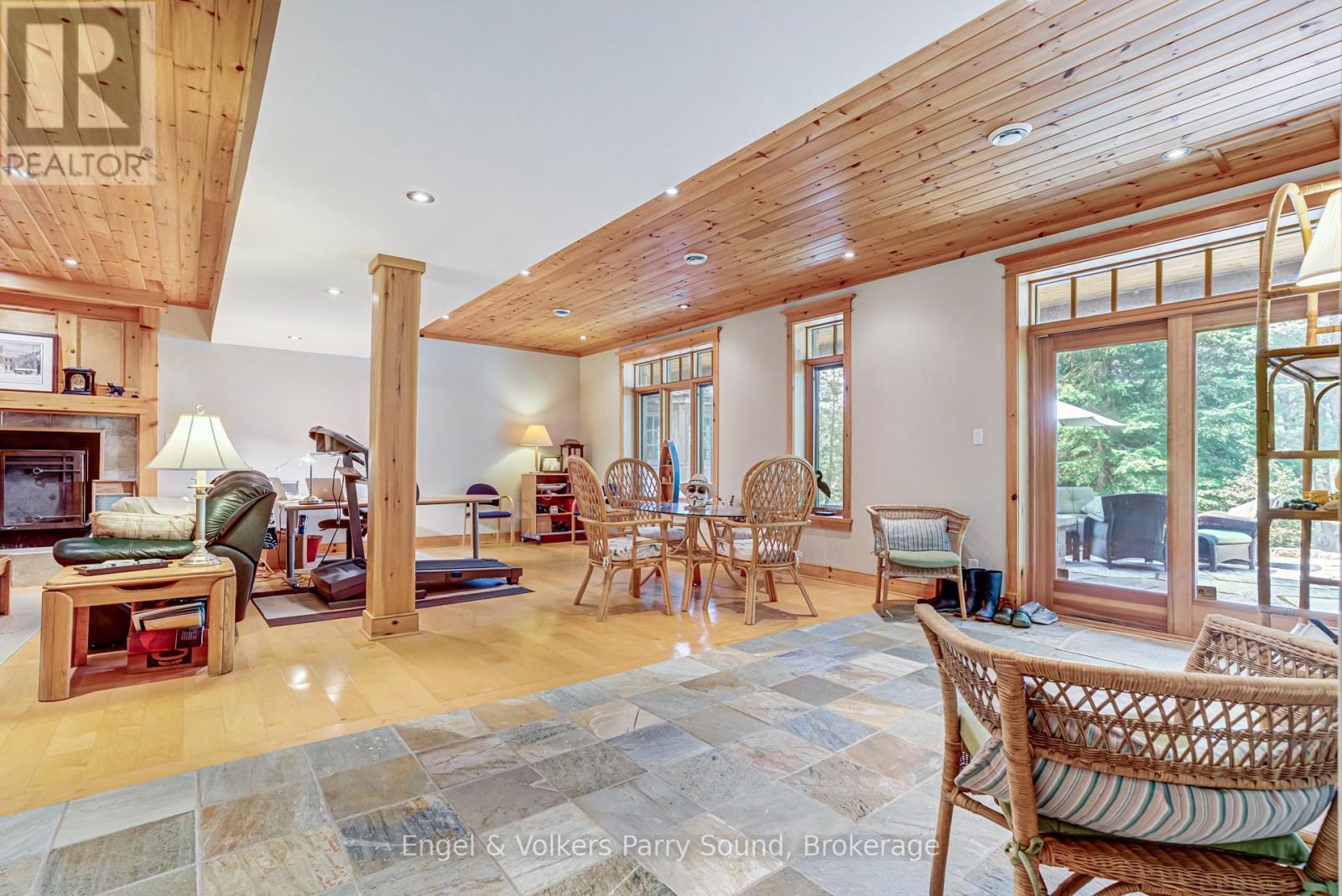35 Shakell Road, Whitestone (Dunchurch), ON - Indoor With Fireplace