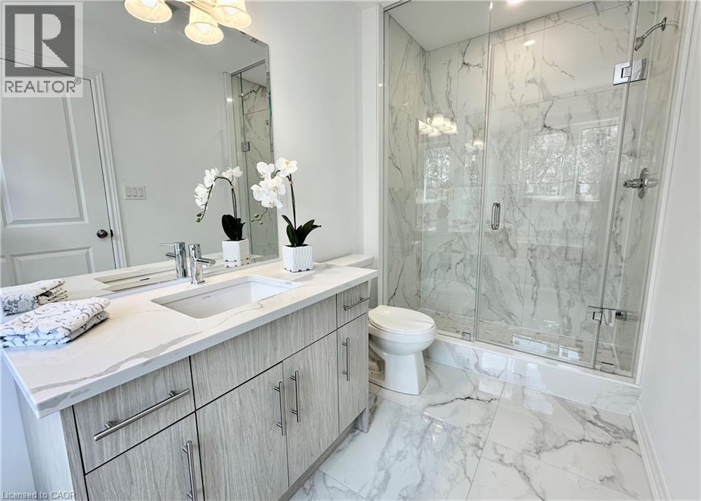15 Davinci Boulevard, Hamilton, ON - Indoor Photo Showing Bathroom