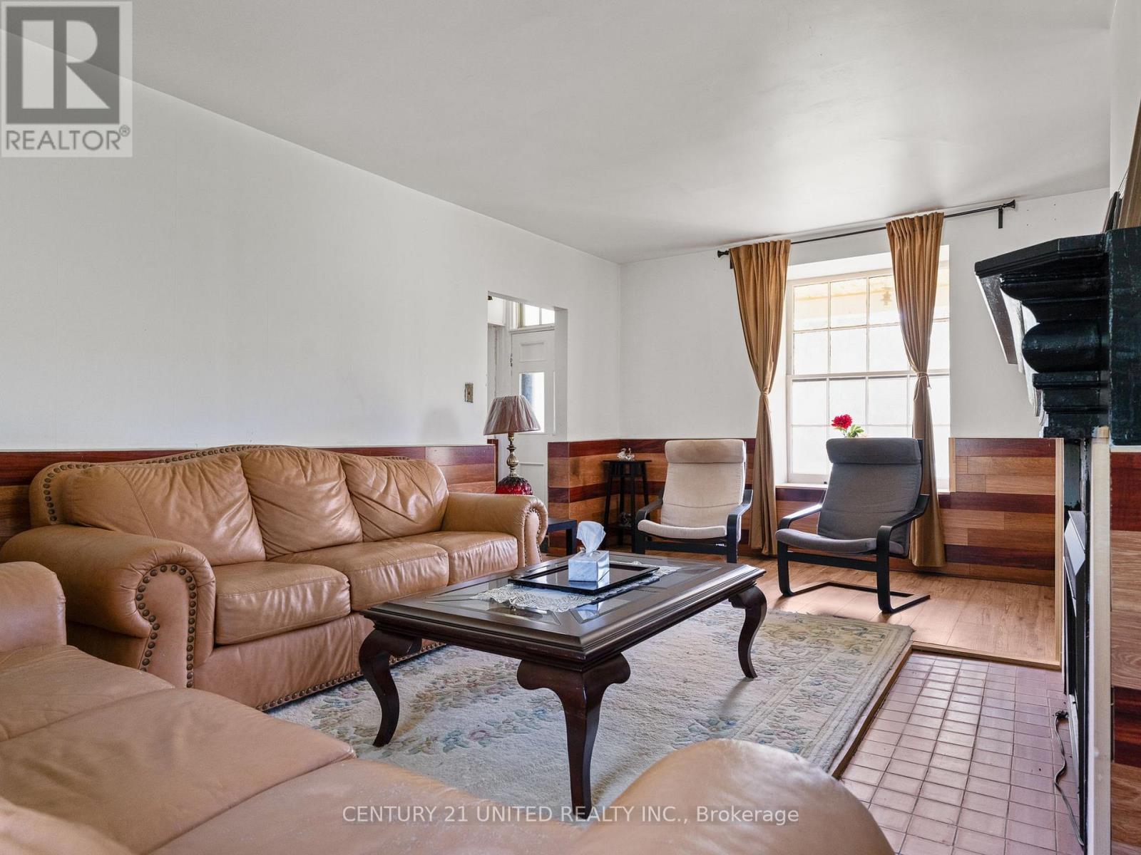 9340 Danforth Road E, Cobourg, ON - Indoor Photo Showing Living Room
