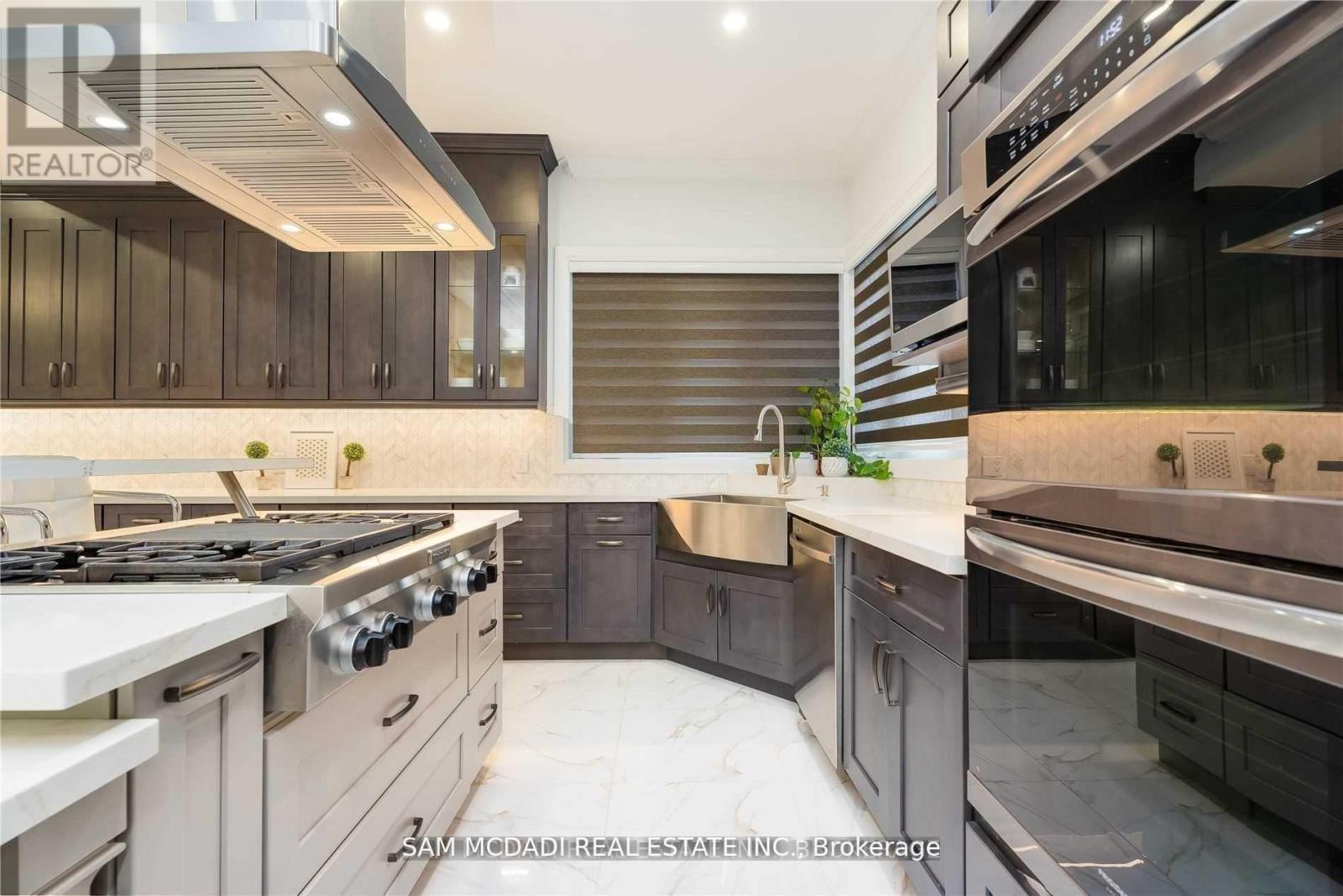 1138 Garden Road, Mississauga, ON - Indoor Photo Showing Kitchen