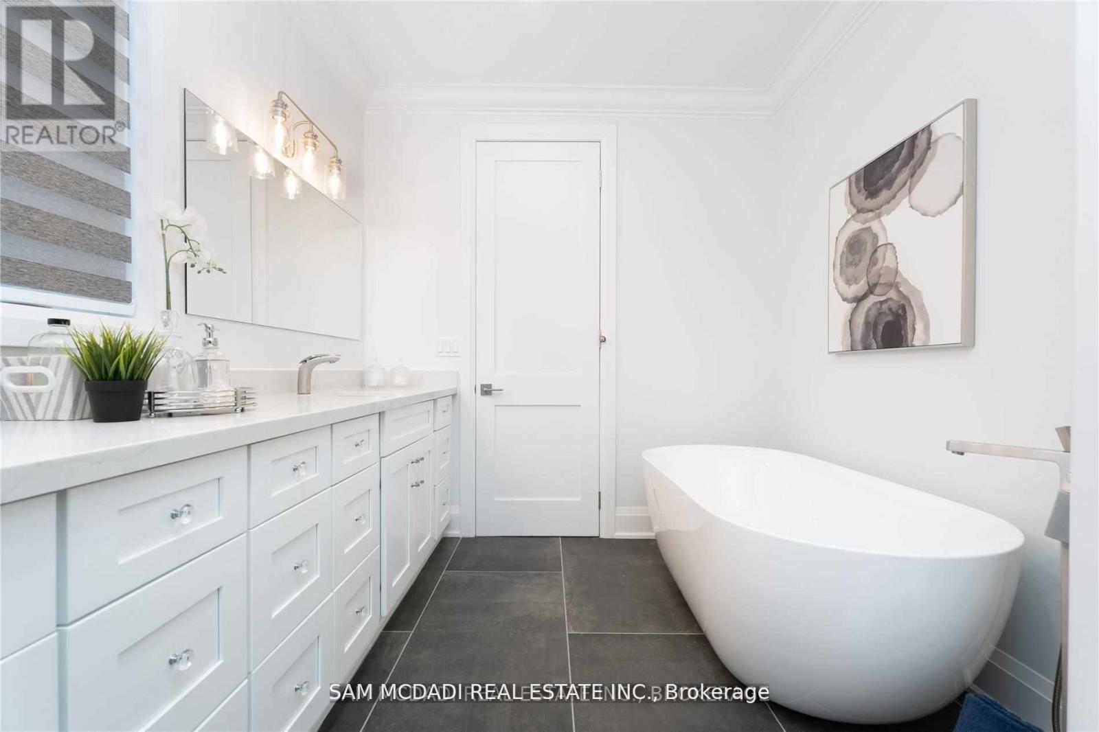 1138 Garden Road, Mississauga, ON - Indoor Photo Showing Bathroom