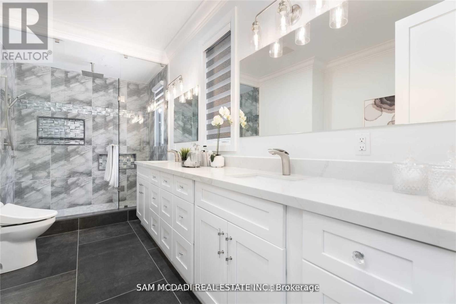 1138 Garden Road, Mississauga, ON - Indoor Photo Showing Bathroom