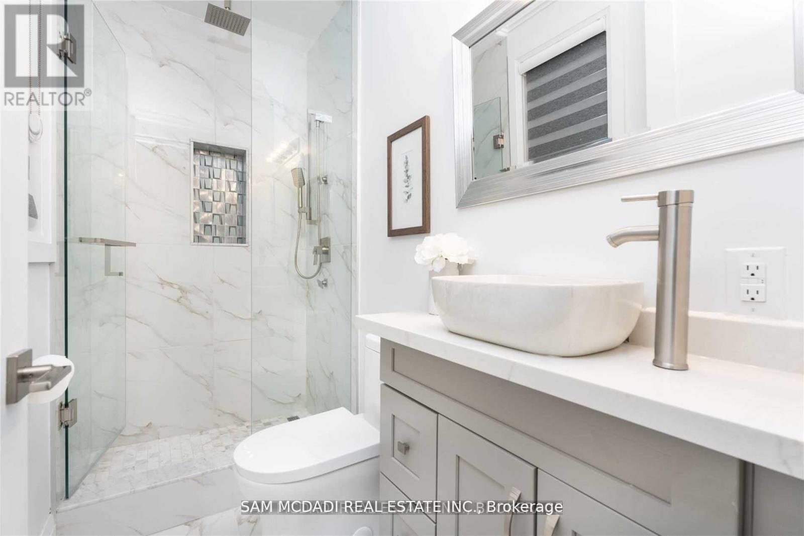 1138 Garden Road, Mississauga, ON - Indoor Photo Showing Bathroom
