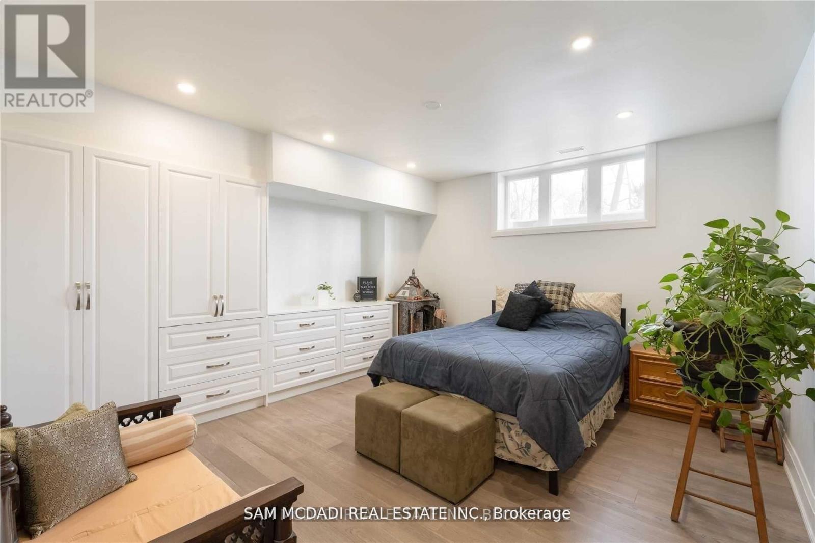 1138 Garden Road, Mississauga, ON - Indoor Photo Showing Bedroom