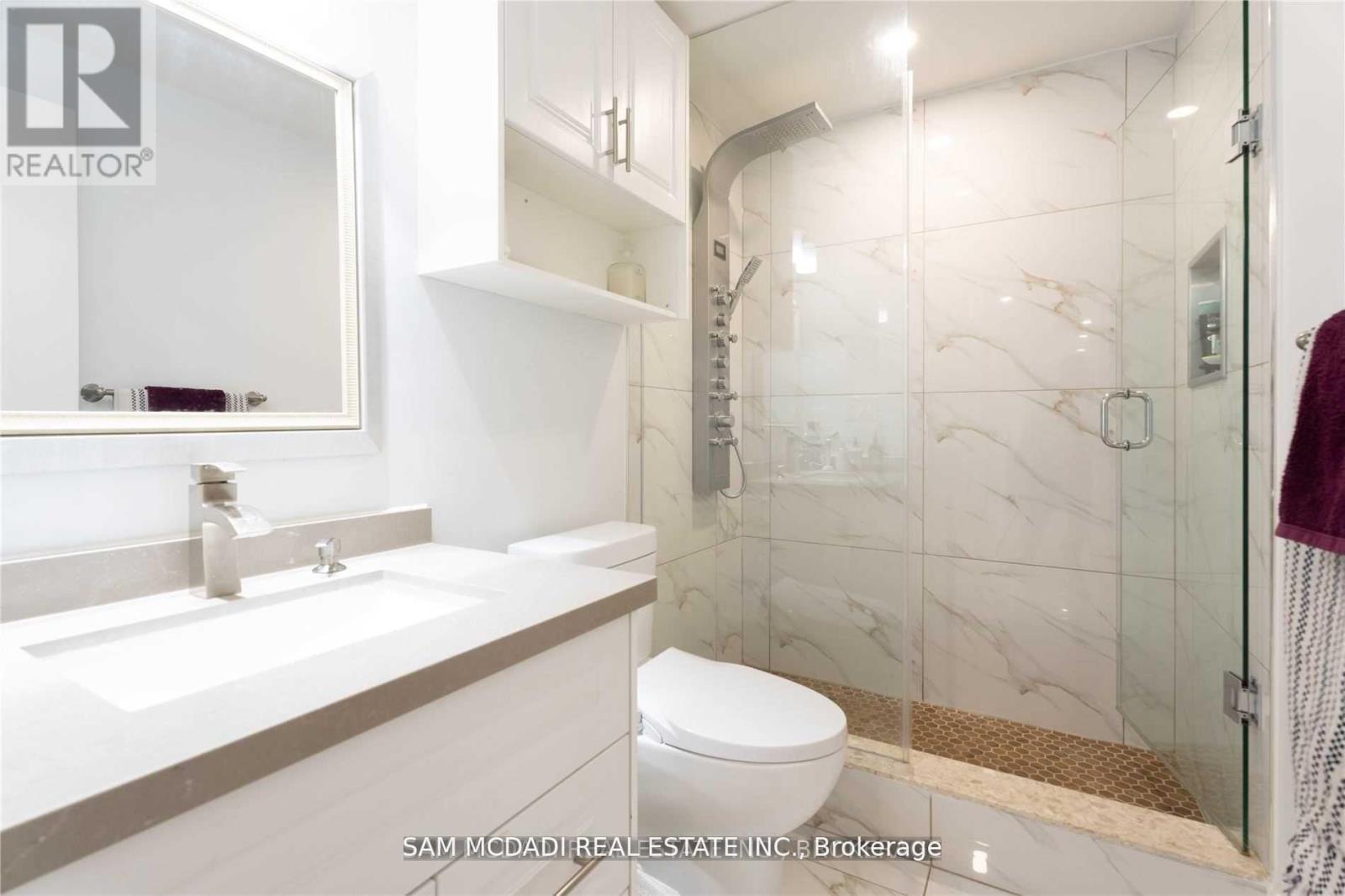 1138 Garden Road, Mississauga, ON - Indoor Photo Showing Bathroom