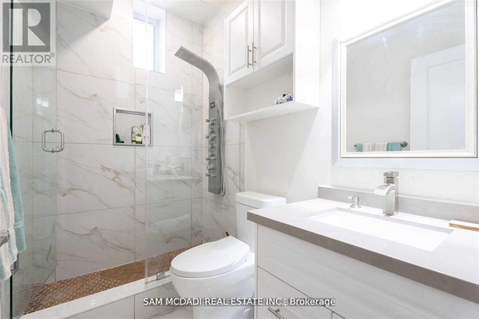 1138 Garden Road, Mississauga, ON - Indoor Photo Showing Bathroom