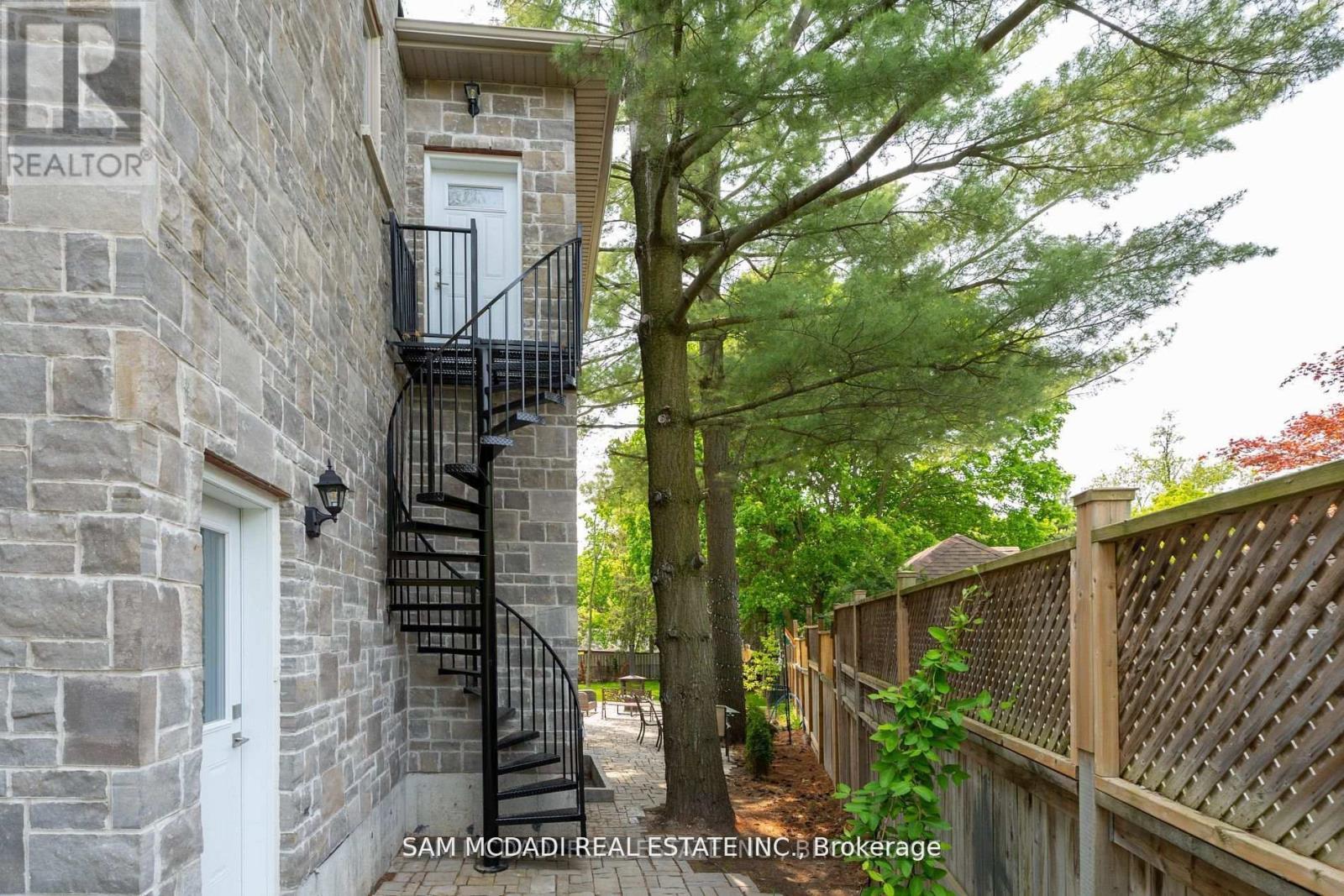 1138 Garden Road, Mississauga, ON - Outdoor