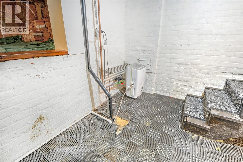 715 Walker Road, Windsor, ON - Indoor