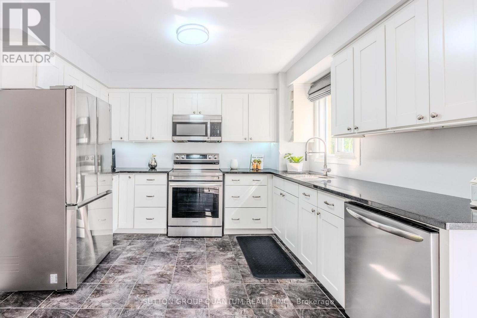 1237 Blackburn Drive, Oakville, ON - Indoor Photo Showing Kitchen