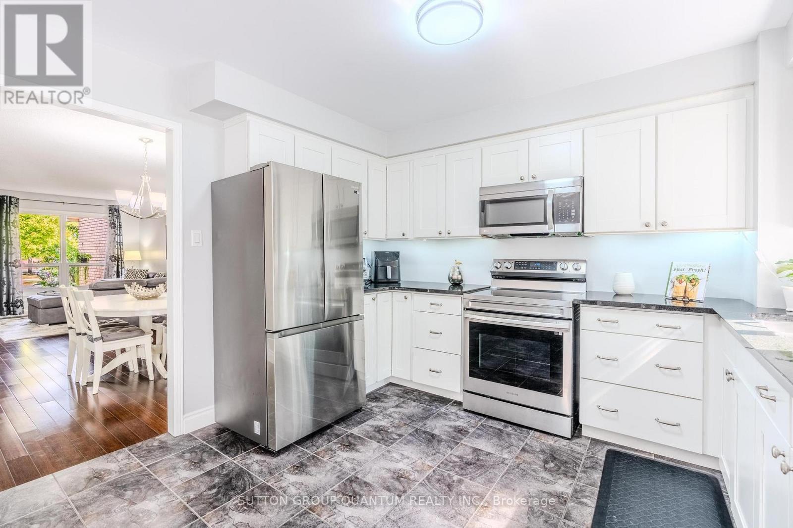 1237 Blackburn Drive, Oakville, ON - Indoor Photo Showing Kitchen