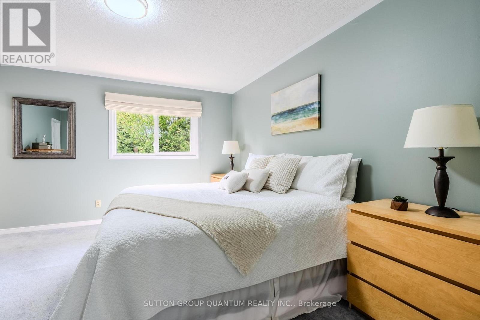 1237 Blackburn Drive, Oakville, ON - Indoor Photo Showing Bedroom