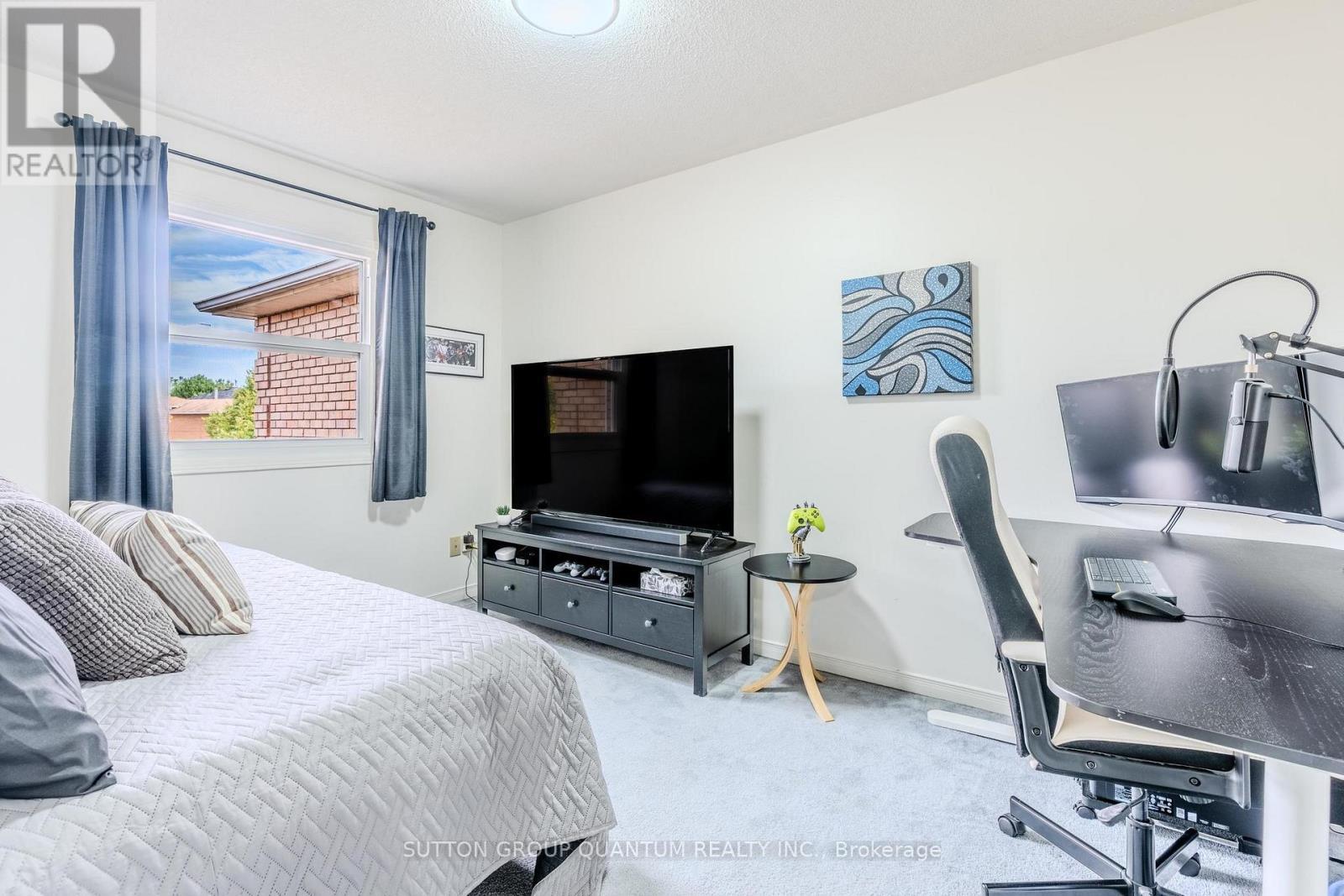 1237 Blackburn Drive, Oakville, ON - Indoor Photo Showing Bedroom