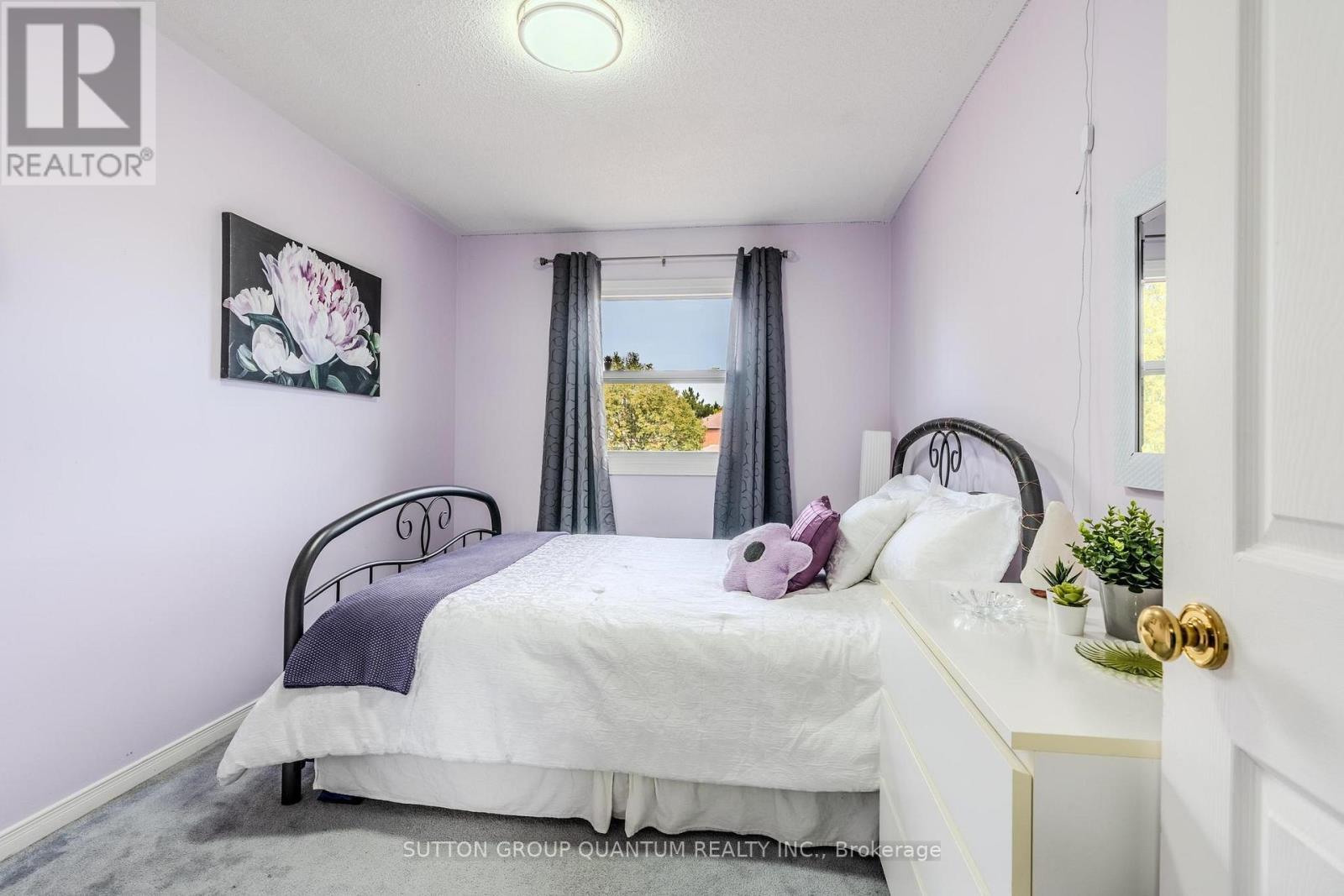 1237 Blackburn Drive, Oakville, ON - Indoor Photo Showing Bedroom