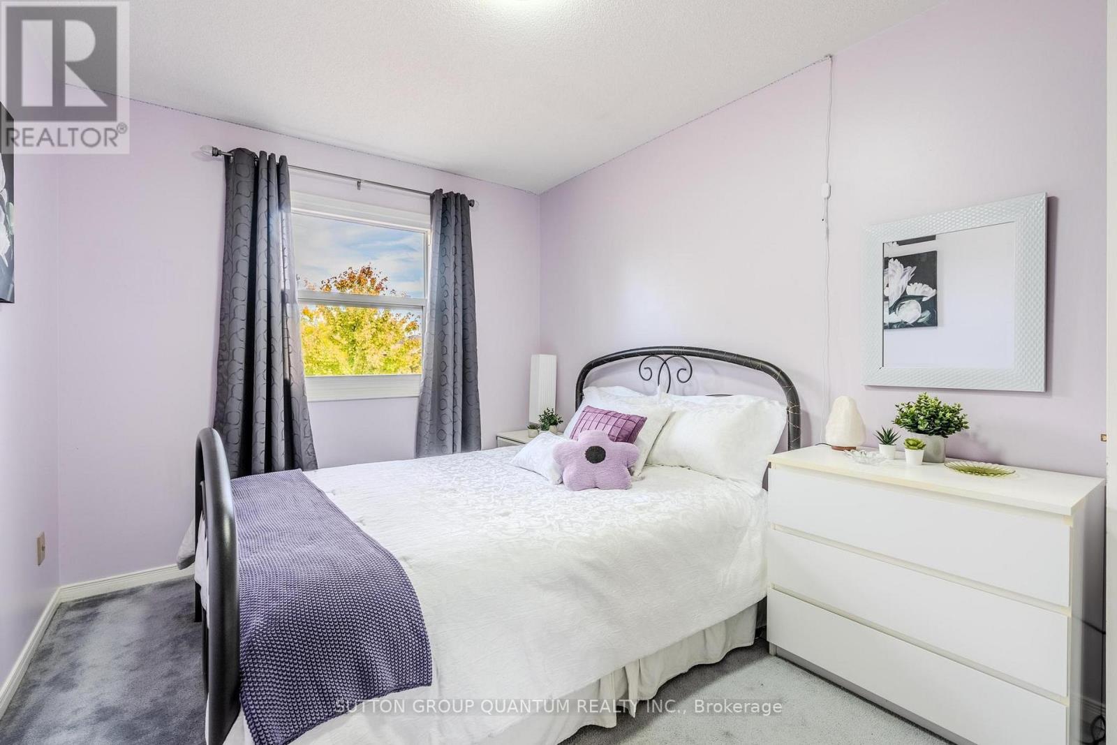 1237 Blackburn Drive, Oakville, ON - Indoor Photo Showing Bedroom