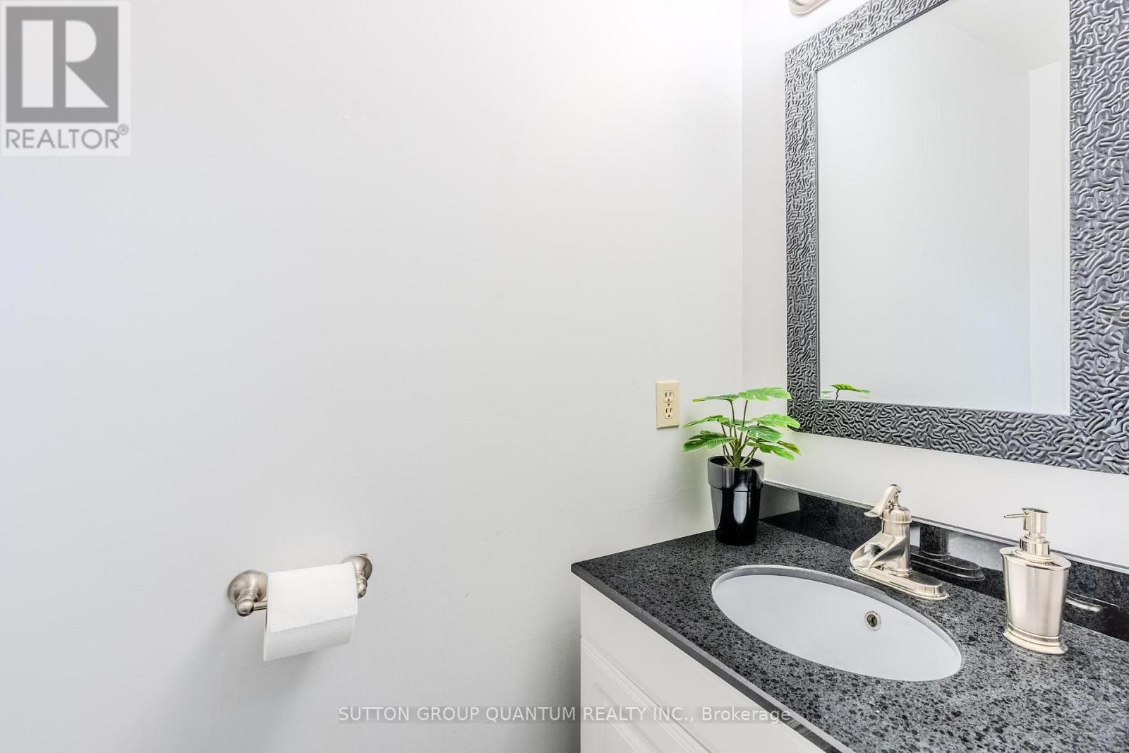 1237 Blackburn Drive, Oakville, ON - Indoor Photo Showing Bathroom