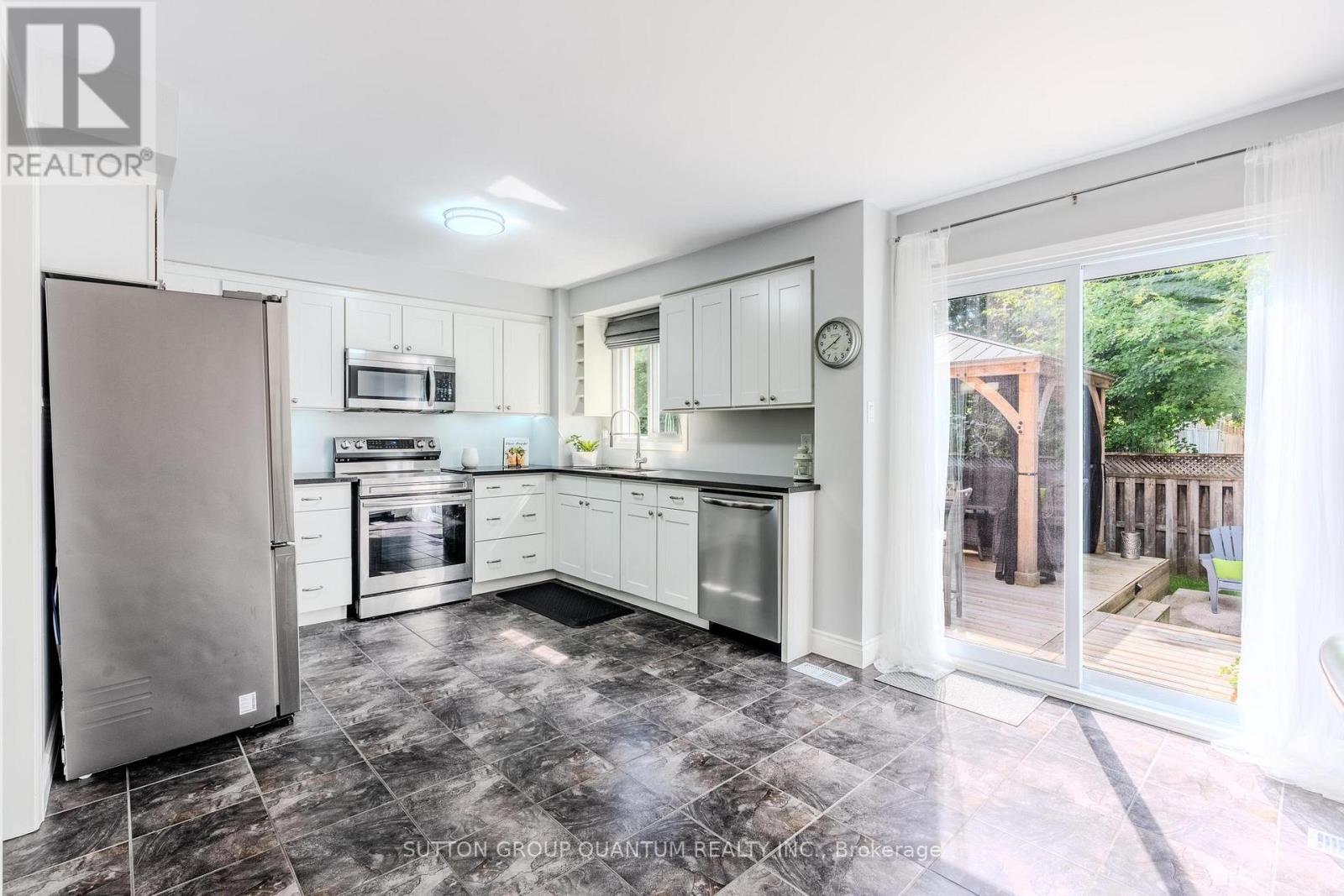 1237 Blackburn Drive, Oakville, ON - Indoor Photo Showing Kitchen