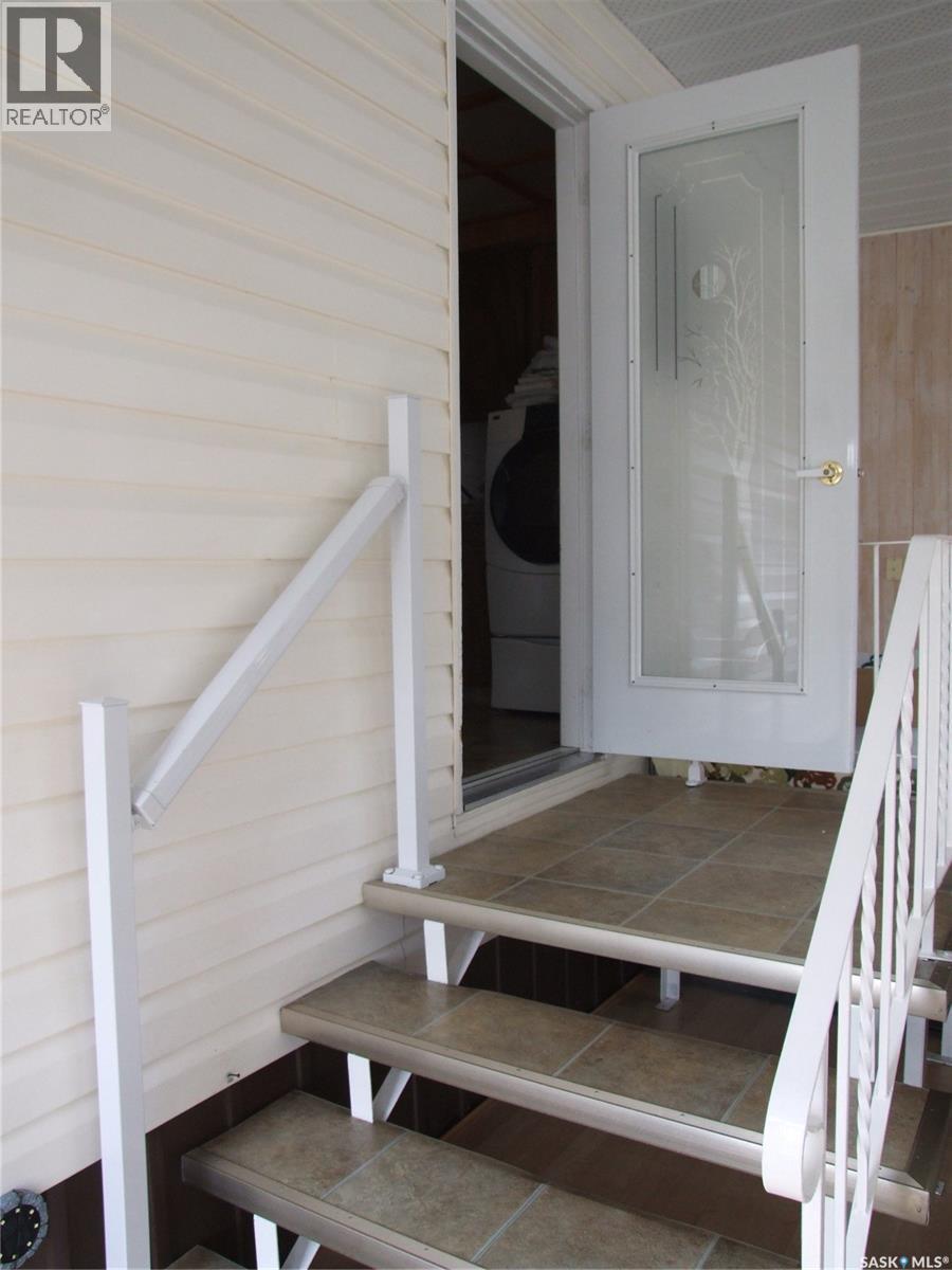 301 5Th Street W, Leader, SK - Indoor Photo Showing Other Room