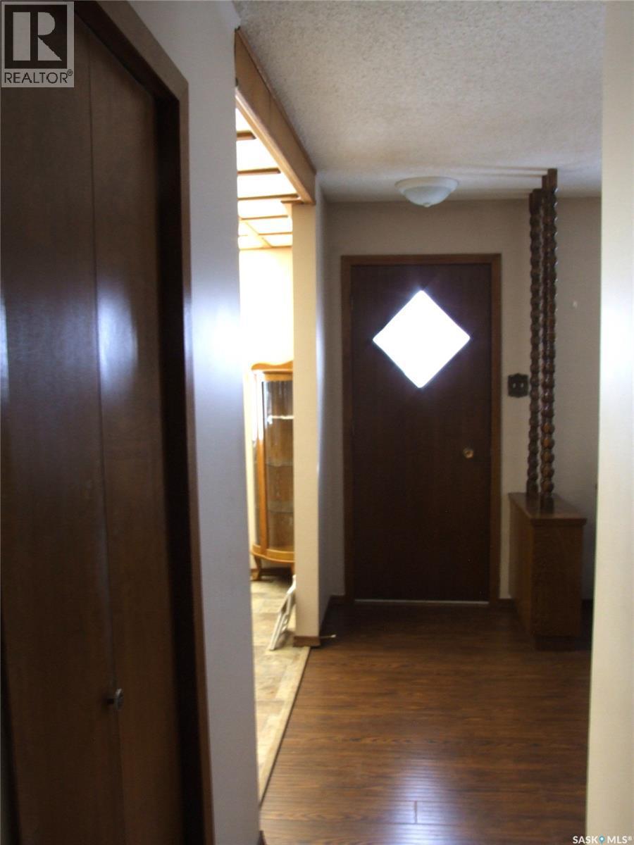 301 5Th Street W, Leader, SK - Indoor Photo Showing Other Room