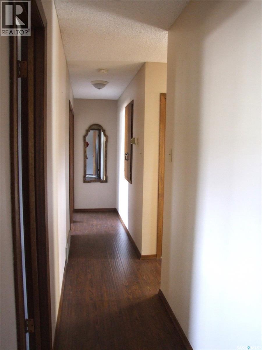 301 5Th Street W, Leader, SK - Indoor Photo Showing Other Room