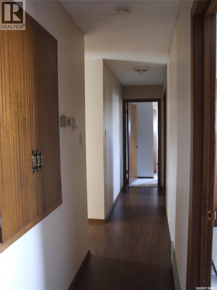 301 5Th Street W, Leader, SK - Indoor Photo Showing Other Room
