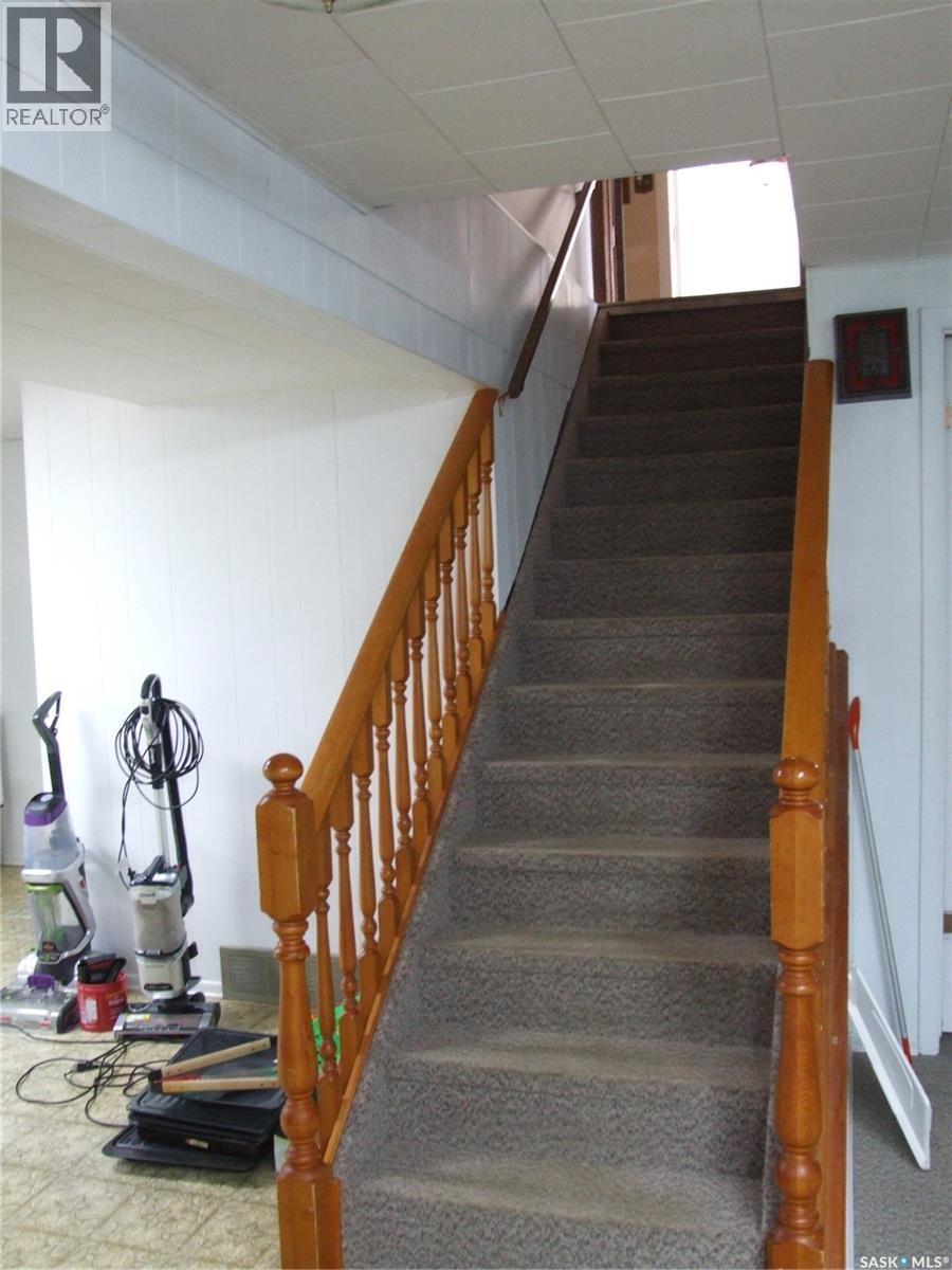 301 5Th Street W, Leader, SK - Indoor Photo Showing Other Room