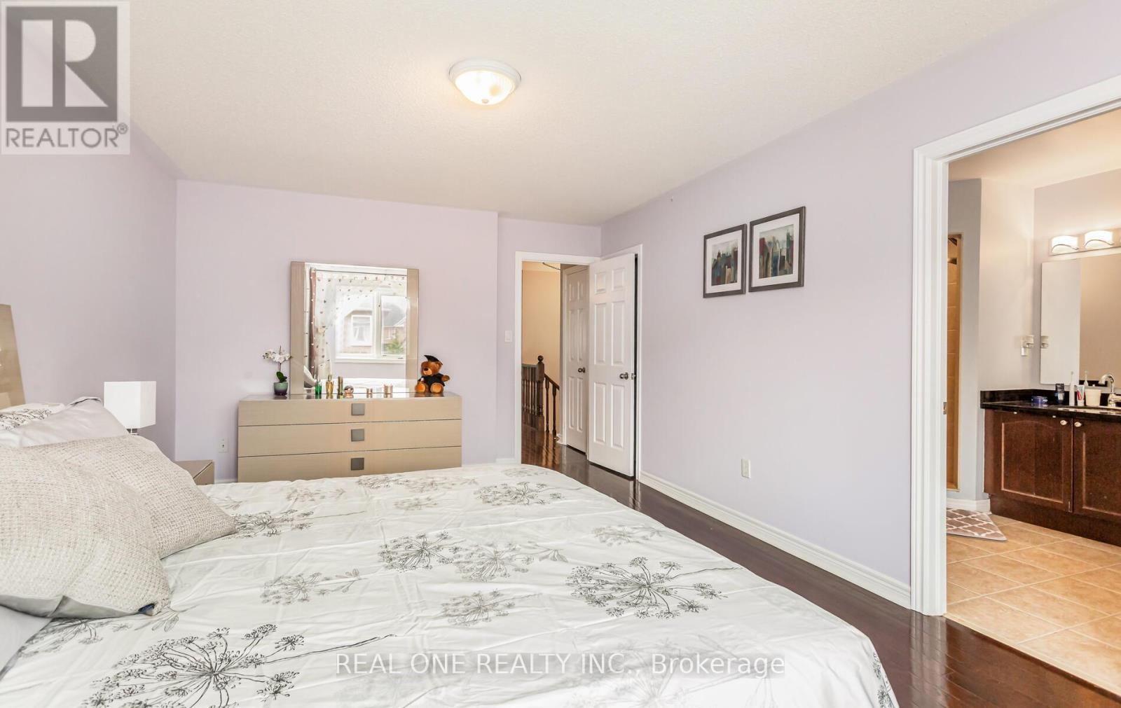 3860 Bloomington Crescent, Mississauga, ON - Indoor Photo Showing Bedroom