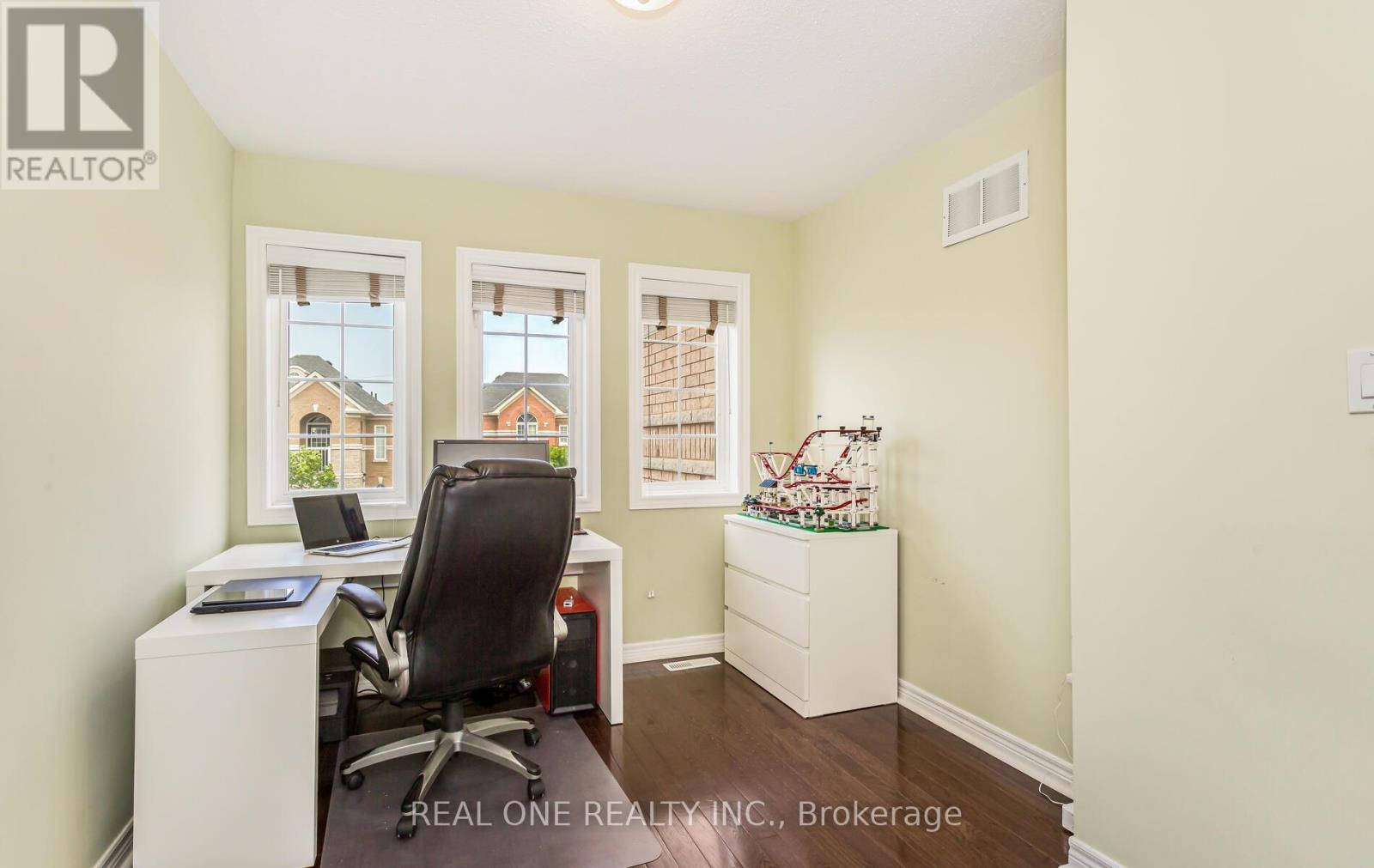 3860 Bloomington Crescent, Mississauga, ON - Indoor