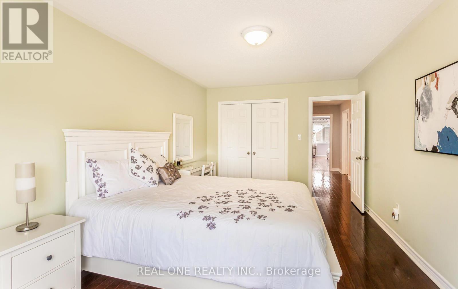 3860 Bloomington Crescent, Mississauga, ON - Indoor Photo Showing Bedroom