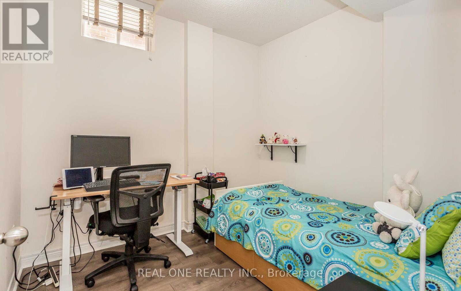 3860 Bloomington Crescent, Mississauga, ON - Indoor Photo Showing Bedroom