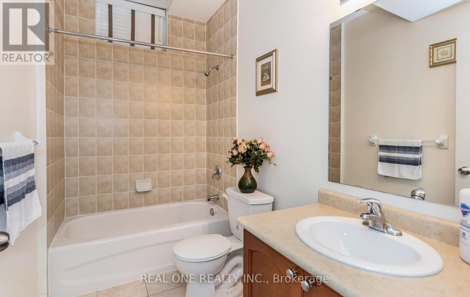 3860 Bloomington Crescent, Mississauga, ON - Indoor Photo Showing Bathroom