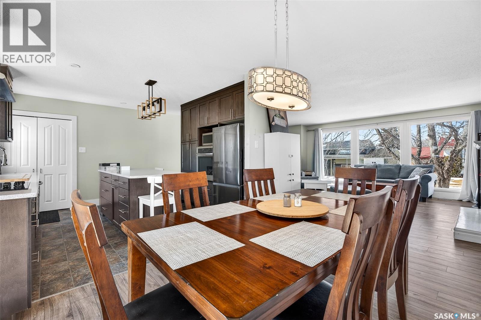 1321 Prince Crescent, Moose Jaw, SK - Indoor Photo Showing Dining Room