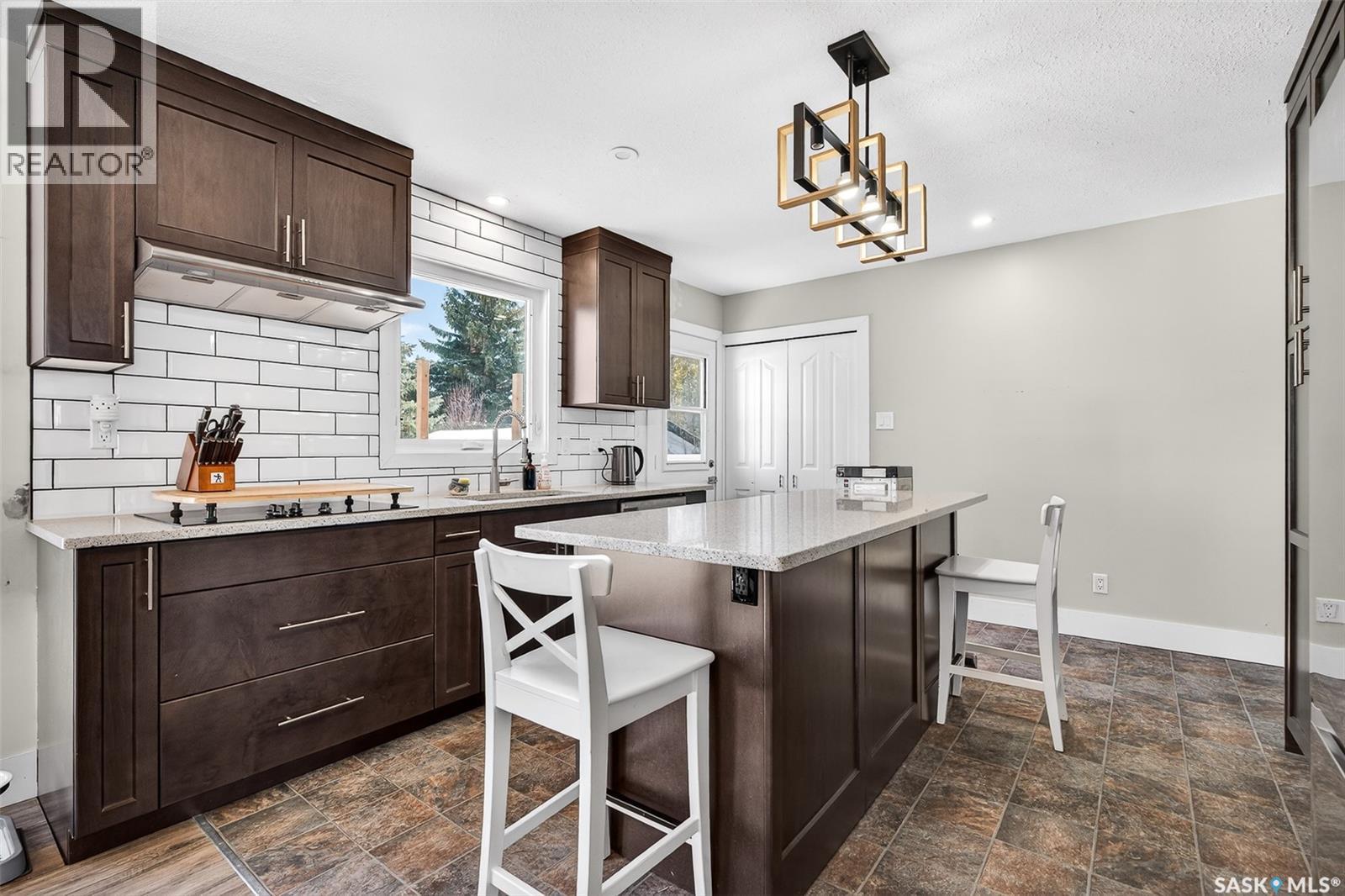 1321 Prince Crescent, Moose Jaw, SK - Indoor Photo Showing Kitchen With Upgraded Kitchen