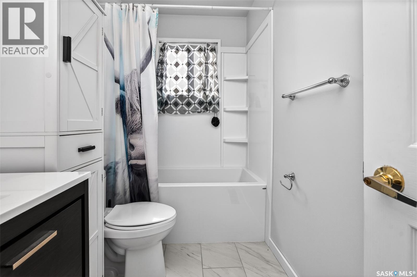 1321 Prince Crescent, Moose Jaw, SK - Indoor Photo Showing Bathroom