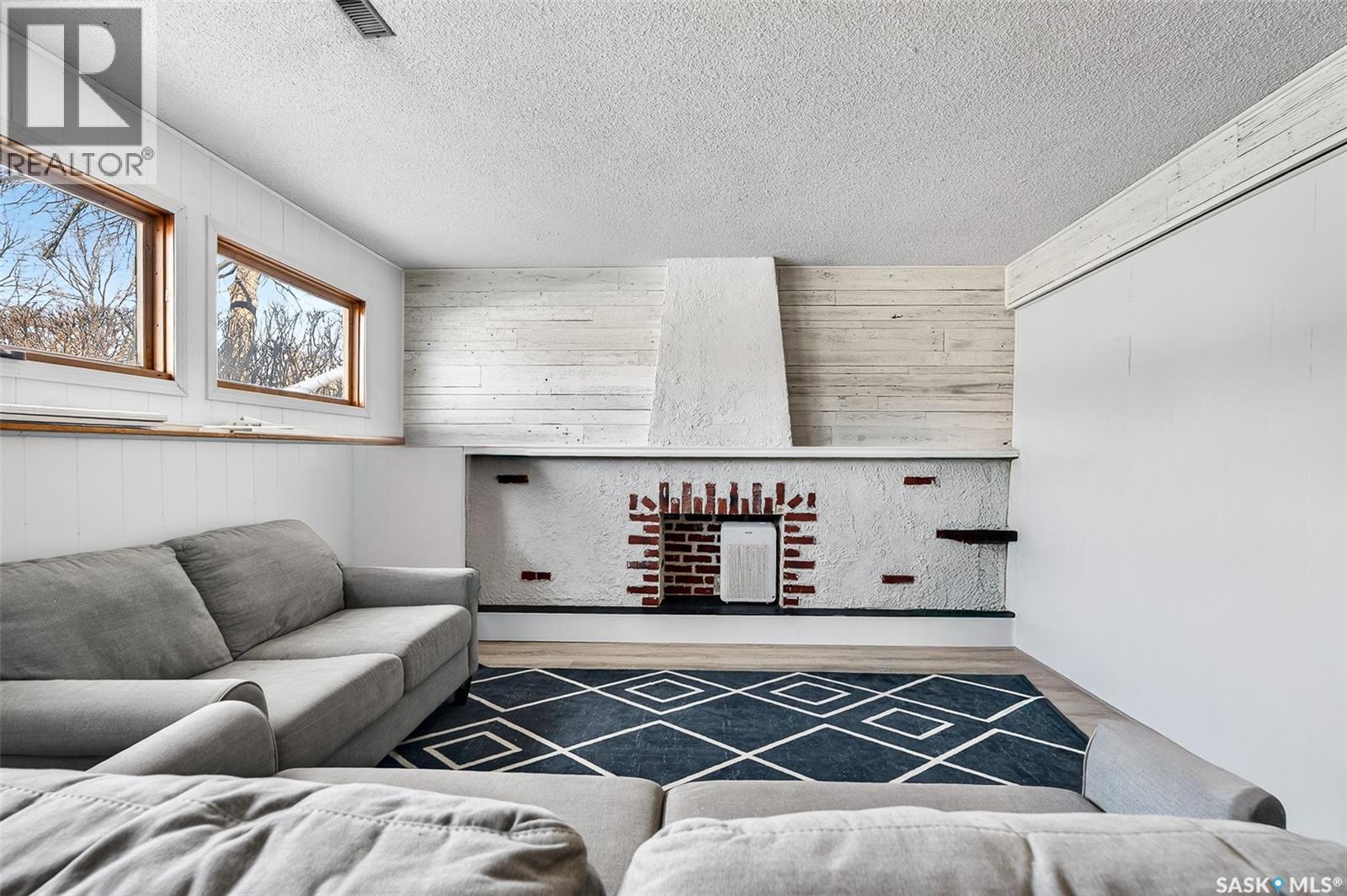 1321 Prince Crescent, Moose Jaw, SK - Indoor